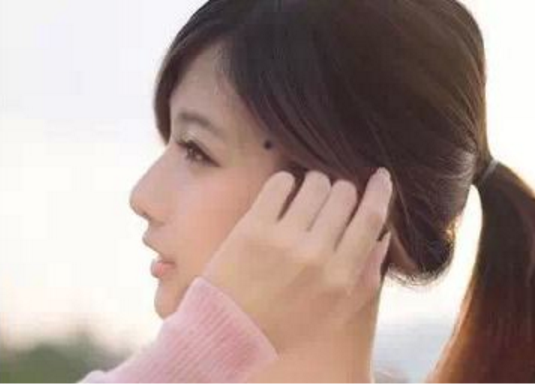 稀有 女生手掌有四条线 有福气的手相解析