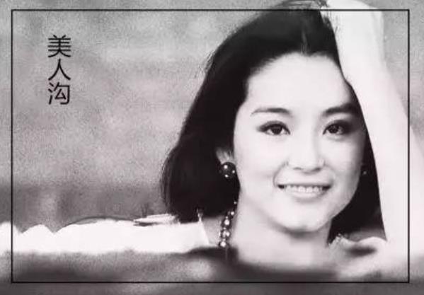 事业有成的女人手相 智慧线起自食指下方呈直线