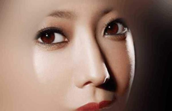 女孩智慧线长到掌边 智慧线的手相命理详解